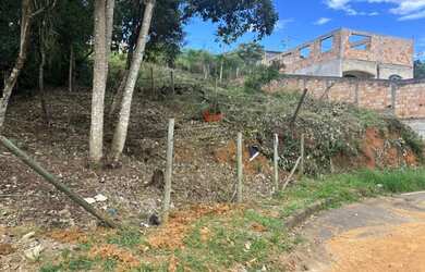 Imagem: O terreno possui 644m² de Área e está localizado em Congonhas