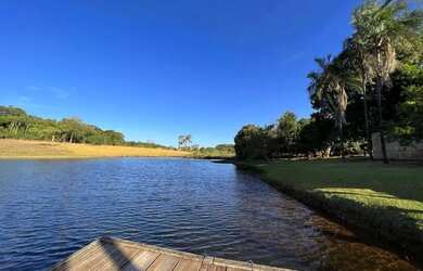 Imagem: O terreno possui 2m² de Área e está localizado em Centro