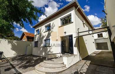 Imagem: O depósito possui 5 Vagas na garagem, 405m² de Área e está