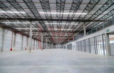 Imagem: O depósito possui 2165m² de Área e Imóvel novo e está localizado