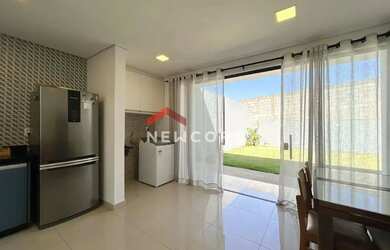 Imagem: A casa em condomínio possui 3 Dormitórios, 2 Banheiros, 2