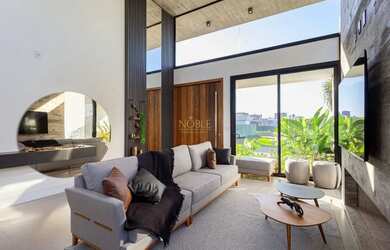 Imagem 9: Casa de condominio com concreto aparente