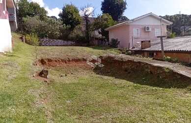 Imagem 9: Terreno 300 M², pronto para construir, localizado no Bairro Dutra Gramado...