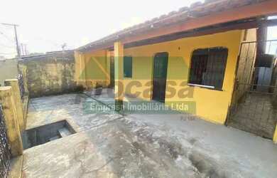 Imagem: A casa possui 3 Dormitórios, 1 Banheiro, 1 Vaga na garagem