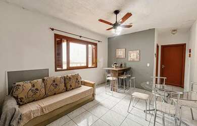 Imagem: O apartamento possui 1 Dormitório, 1 Banheiro, 1 Vaga na garagem