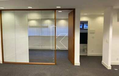 Imagem: Descubra o Aconchego da sala comercial no coração da Vila