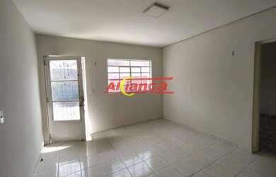 Imagem: A casa possui 2 Dormitórios, 1 Banheiro, 1 Vaga na garagem