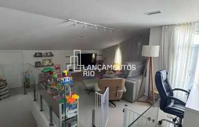 Imagem: A casa possui 5 Dormitórios, 5 Banheiros, 2 Vagas na garagem