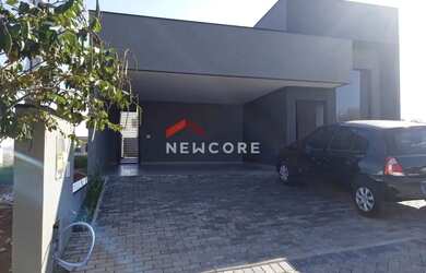 Imagem: A casa em condomínio à venda possui 3 Dormitórios, 4 Banheiros