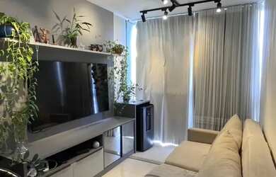 Imagem: O apartamento possui 2 Dormitórios, 1 Banheiro, 1 Vaga na garagem