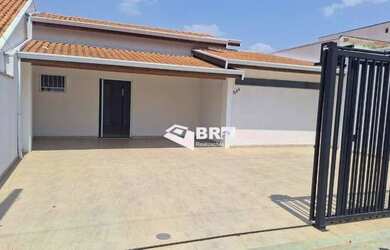 Imagem: A casa possui 2 Dormitórios, 2 Banheiros, 3 Vagas na garagem