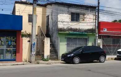 Imagem: A casa possui 2 Dormitórios, 1 Banheiro, 1 Vaga na garagem