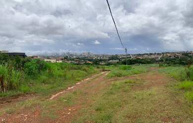 Imagem 3: Lote/Terreno para venda possui 400 metros quadrados em Vila São José...
