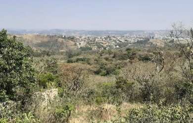 Imagem: O terreno possui 2.000m² de Área e está localizado em Pinheiro