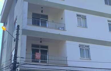 Imagem 2: Laurinho Imóveis - Apartamento em frente à praça de Muriqui