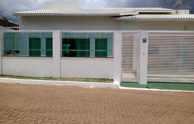 Imagem: A casa em condomínio à venda possui 4 Dormitórios, 4 Banheiros