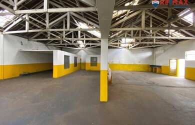 Imagem: O depósito possui 5 Vagas na garagem, 315m² de Área e está