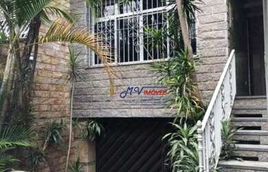 Imagem: A casa possui 3 Dormitórios, 3 Banheiros, 5 Vagas na garagem