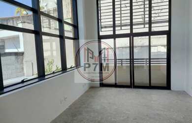 Imagem: O depósito possui 2 Vagas na garagem, 51m² de Área e está