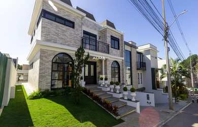 Imagem: A casa em condomínio possui 4 Dormitórios, 5 Banheiros, 5