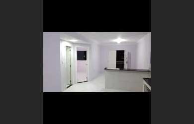 Imagem: A casa possui 2 Dormitórios, 2 Banheiros, 2 Vagas na garagem