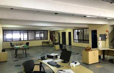 Imagem 7: Galpão/Depósito/Armazém para venda ou locação, possui 2400 metros...