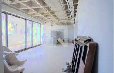 Imagem: O apartamento possui 4 Dormitórios, 4 Banheiros, 5 Vagas na