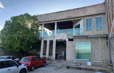 Imagem: A casa em condomínio possui 3 Dormitórios, 3 Banheiros, 363m²