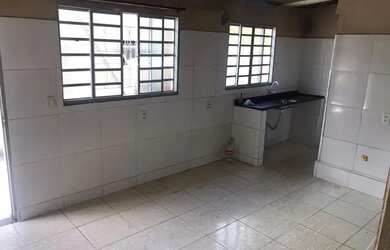Imagem 1: Alugo casa de fundos QNM 09