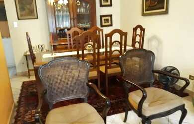 Imagem: A casa possui 3 Dormitórios, 2 Banheiros, 3 Vagas na garagem