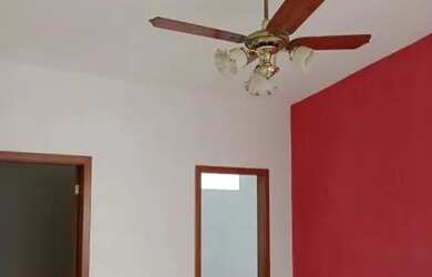 Imagem: A casa possui 2 Dormitórios, 1 Banheiro, 80m² de Área e