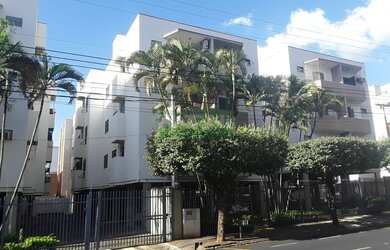 Imagem: O apartamento possui 1 Dormitório, 1 Banheiro, 1 Vaga na garagem