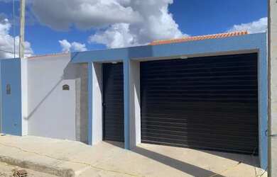 Imagem: A casa possui 2 Dormitórios, 1 Banheiro e está localizado