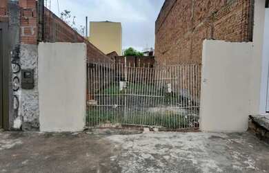 Imagem: O terreno possui 150m² de Área e está localizado em Loteamento