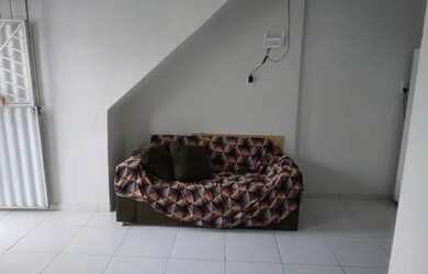 Imagem: A casa possui 1 Dormitório, 1 Banheiro e está localizado