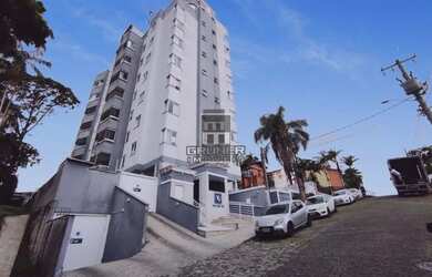 Imagem: O apartamento possui 3 Dormitórios, 1 Banheiro, 1 Vaga na garagem