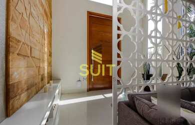 Imagem: A casa possui 4 Dormitórios, 3 Banheiros, 4 Vagas na garagem