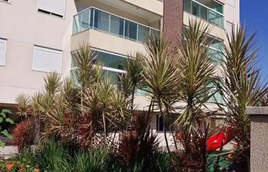 Imagem: O apartamento possui 3 Dormitórios, 1 Banheiro, 1 Vaga na garagem