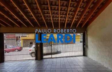 Imagem: A casa possui 2 Dormitórios, 3 Banheiros, 3 Vagas na garagem