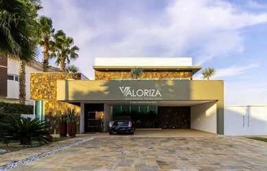 Imagem: A casa em condomínio possui 5 Dormitórios, 5 Banheiros, 5