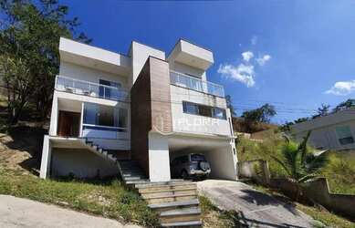 Imagem: A casa em condomínio possui 2 Dormitórios, 3 Banheiros, 2