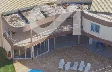 Imagem: A casa em condomínio possui 5 Dormitórios, 5 Banheiros, 5