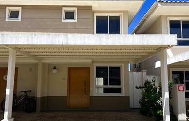 Imagem: A casa em condomínio possui 3 Dormitórios, 2 Vagas na garagem