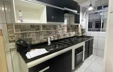 Imagem: O apartamento possui 2 Dormitórios, 1 Banheiro, 1 Vaga na garagem