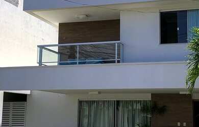 Imagem: A casa em condomínio possui 4 Dormitórios, 4 Banheiros, 2