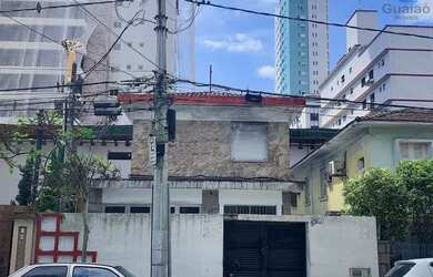 Imagem: A casa possui 4 Dormitórios, 5 Banheiros, 324m² de Área e
