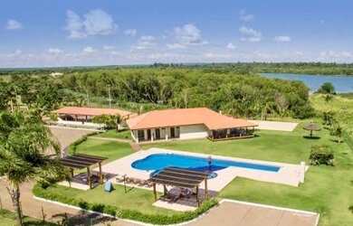 Imagem: O terreno possui 1.500m² de Área e está localizado em Santa