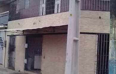 Imagem: A casa possui 2 Dormitórios, 1 Banheiro e está localizado