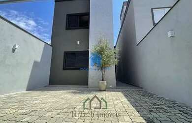 Imagem: A casa possui 3 Dormitórios, 3 Banheiros, 2 Vagas na garagem