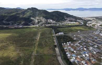 Imagem 4: Terreno industrial na rodovia 407 próximo ao contorno do anel viário
